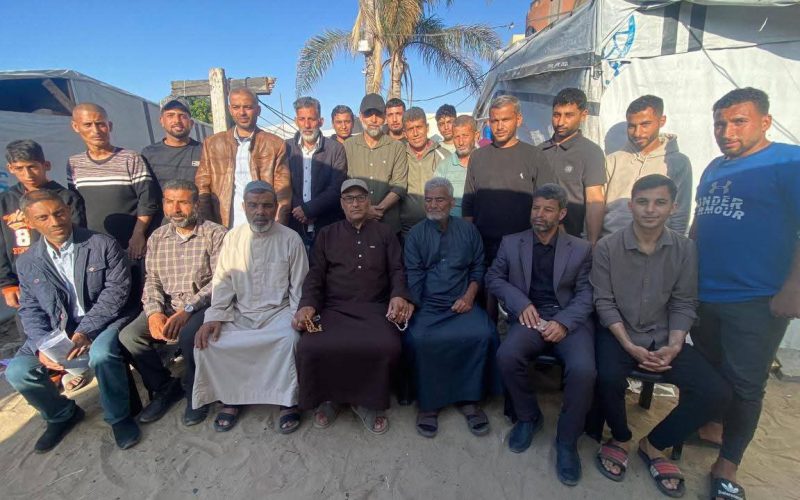 المُختار ومجلس العائلة يقومون بعدد من الزيارات ضمن حمله “محبة ووفاء” للأُسر الشُهداء